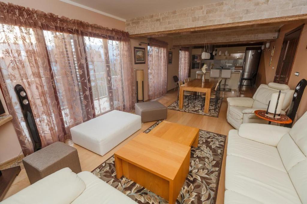 Luxury Apartments Near Bacvice Beach Split Exterior photo
