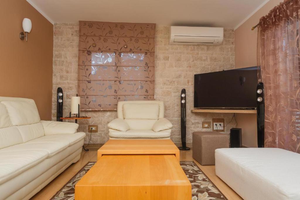 Luxury Apartments Near Bacvice Beach Split Exterior photo